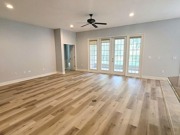 4th image of 8335 Old Town Dr