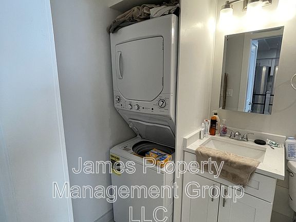 4th image of 6047 N Northwest Hwy APT 6