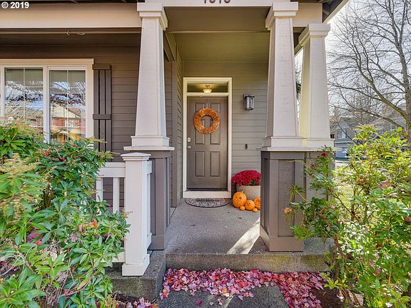 4th image of 1010 SE Leander St