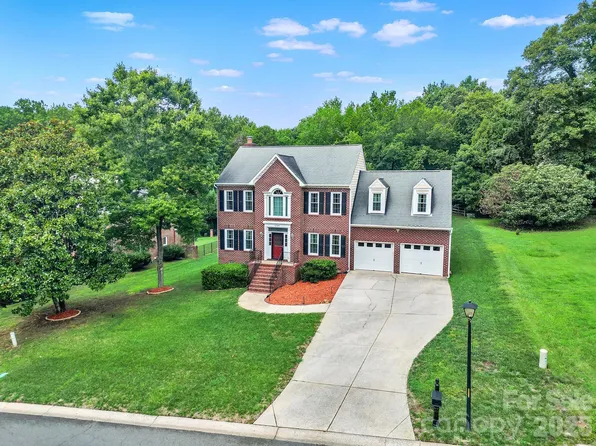 5709 Mallard Grove Rd, Charlotte, NC 28269