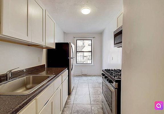 3rd image of 2710 Morris Ave APT 3D
