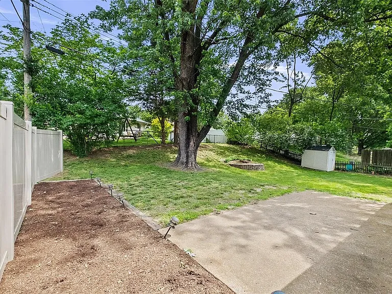 11481 Burgess Ave — Photo 23