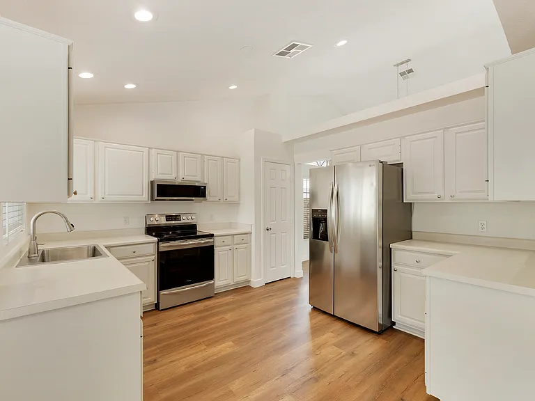5656 E Saint John Rd — Photo 14