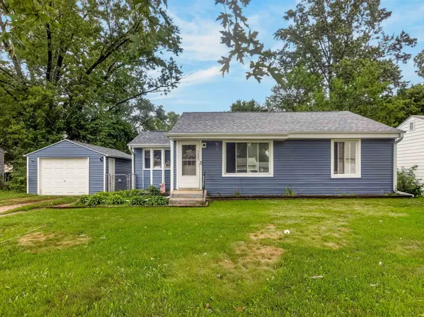 7407 Rogers St, Machesney Park, IL 61115
