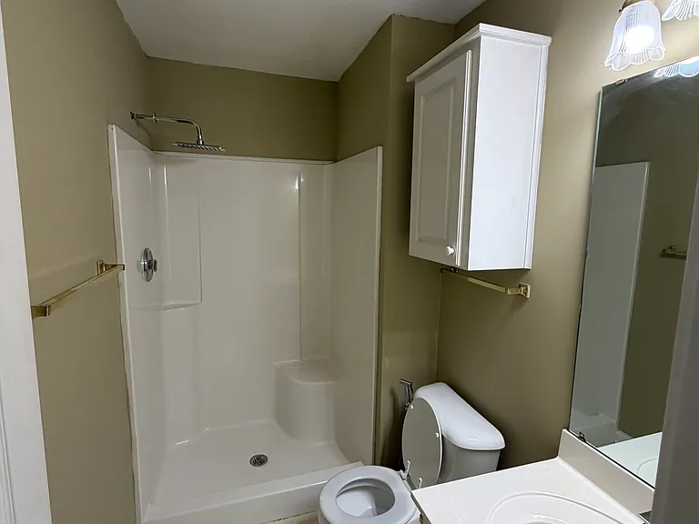 334 W Pointe Dr — Photo 16