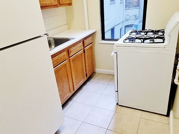 4th image of 31-10 35th St #2E