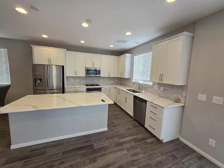 9456 Brough Ave — Photo 17