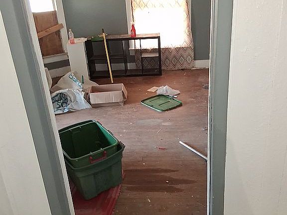 2nd image of 322 E 7th Ave