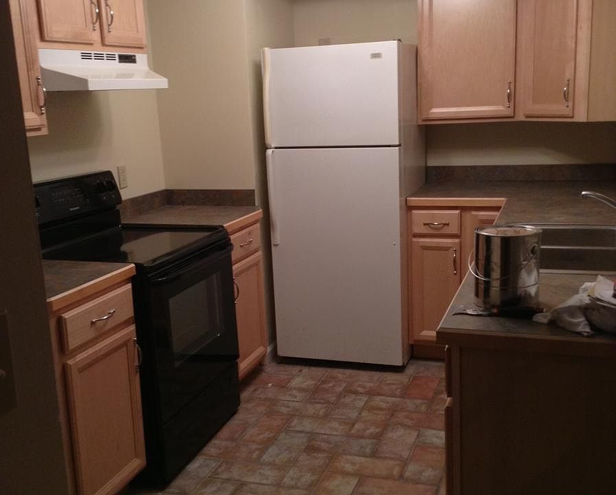 1st image of 389 N Main St APT 5