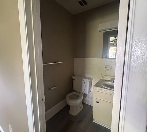 5th image of 3210-12 Tallywood Dr