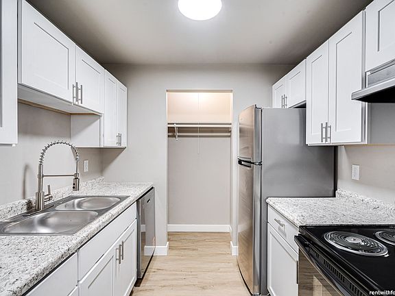 2nd image of 4605 Hayes Rd #4613-06