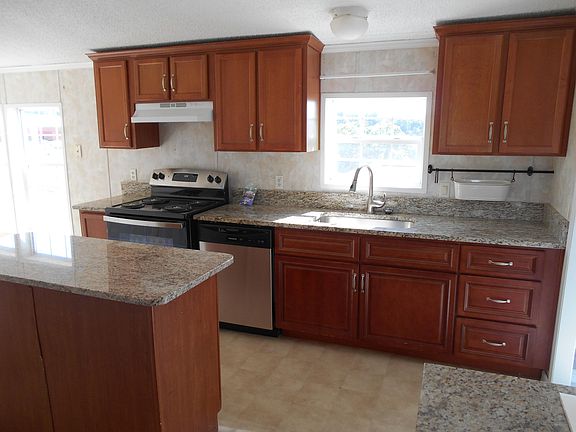 4th image of 463 Sharp Rd