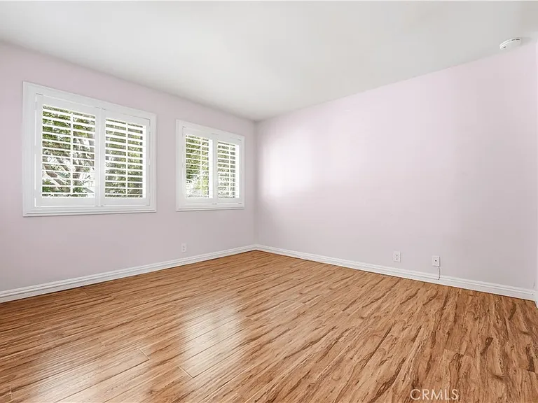 51 Greenmoor — Photo 23