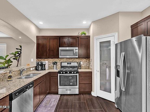 5th image of 172 N Manzanita Dr