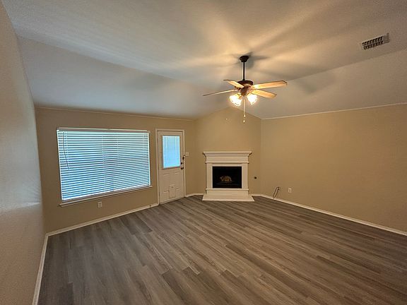 4th image of 2809 Quarter Horse Ln