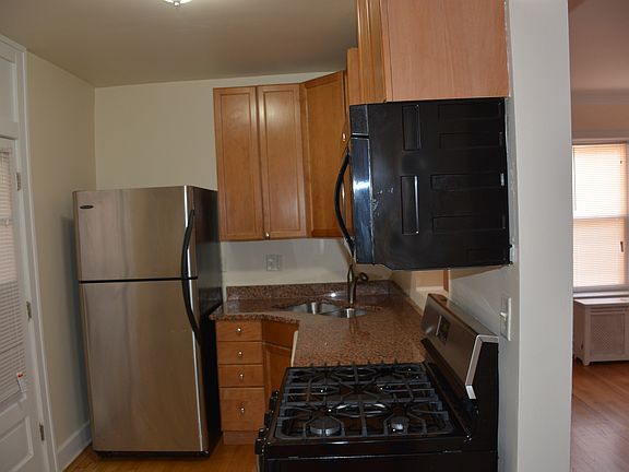 4th image of 6318 N Mozart St APT 3R