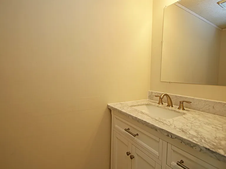 1410 Country Club Ct — Photo 7