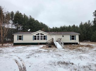 W6014 Elk Dr, Westfield, WI 53964