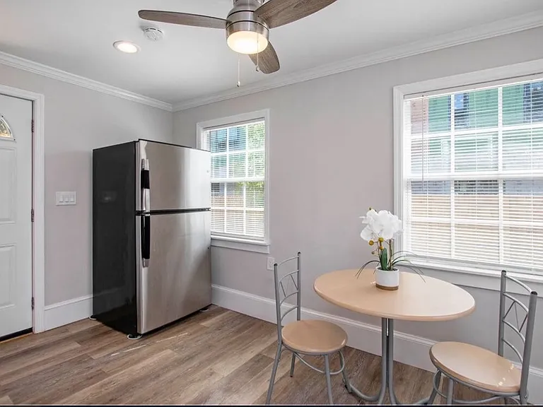 2404 W Fig St #B — Photo 3