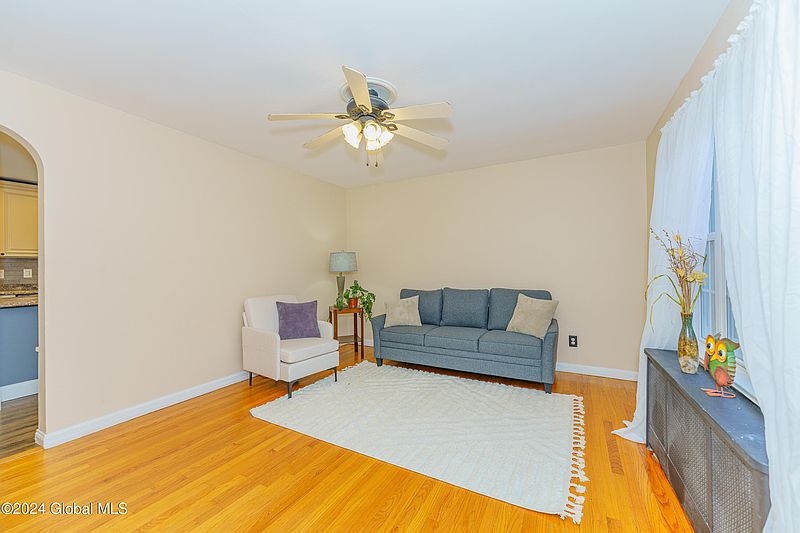 5th image of 1116 Barber Drive