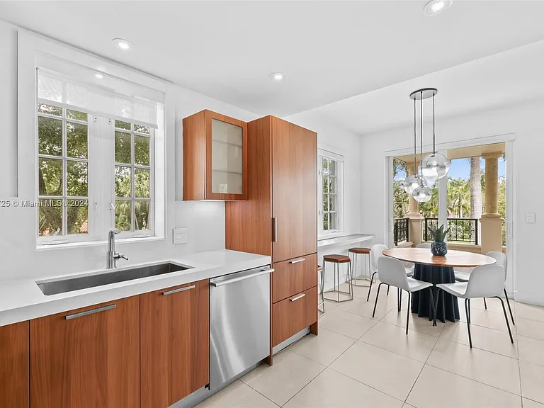 19127 Fisher Island Dr #19127 — Photo 15