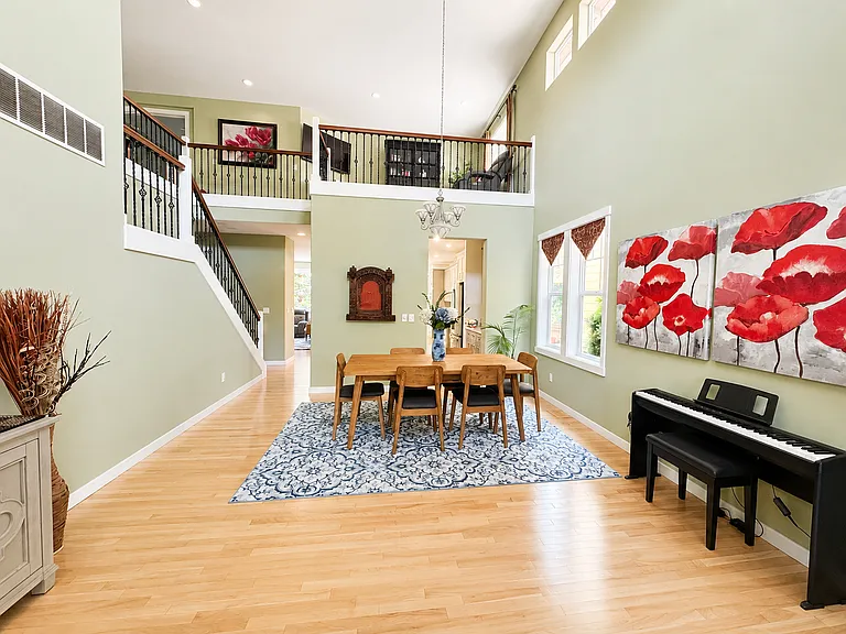 220 246th Ct NE — Photo 12