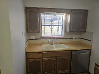 10120 Admiral Halsey Dr NE — Photo 10