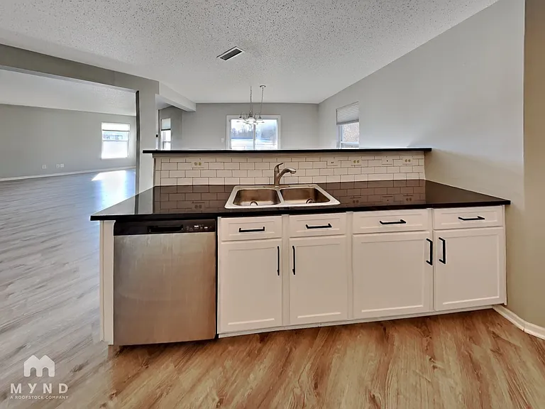 1945 Branchside Ct — Photo 6