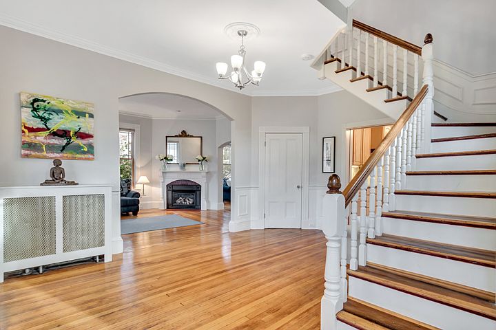 2nd image of 9 Winthrop St