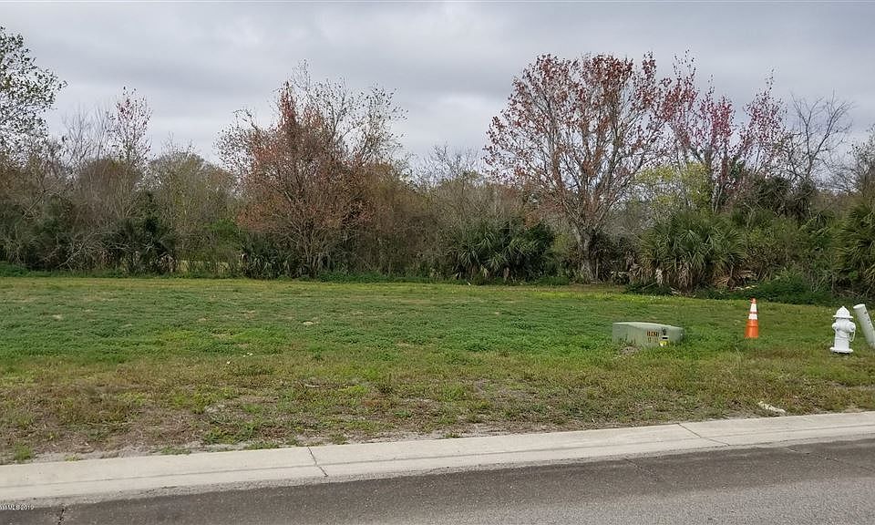 2nd image of 2128 Arnold Palmer Dr