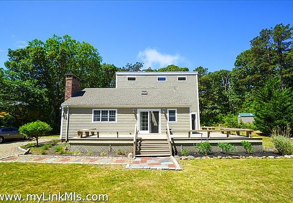 Spacious Exterior Deck perfect for outdoor entertaining!
