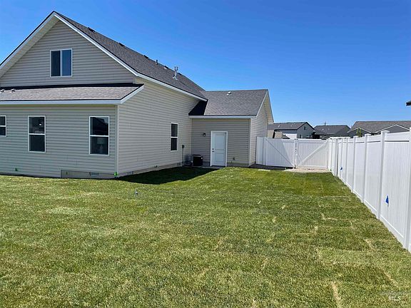 2nd image of 755 Sunnyridge Ct