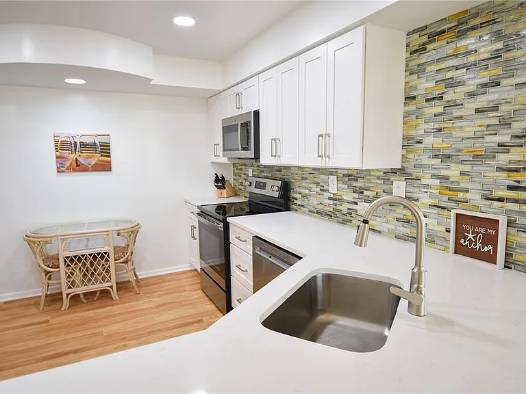 6021 Bahia Del Mar Cir #540 — Photo 8