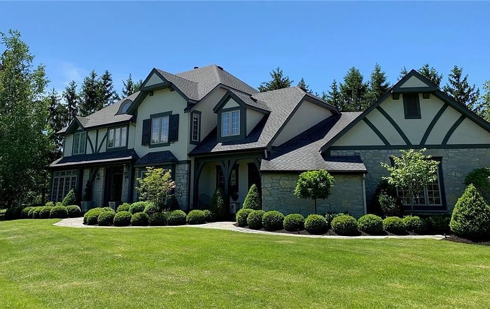 1st image of 18 Merryhill Ln