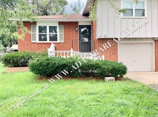 702 NE Columbus St APT A, Lees Summit, MO 64063