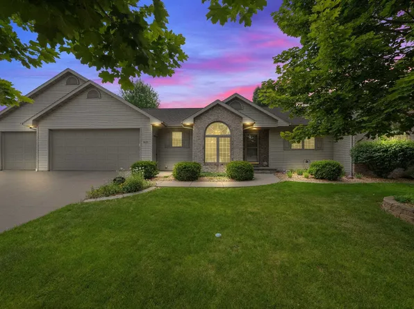 1621 Peach Tree Ct, Kaukauna, WI 54130