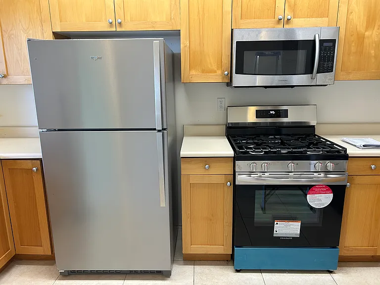 1415 N Vulcan Ave #12 — Photo 3