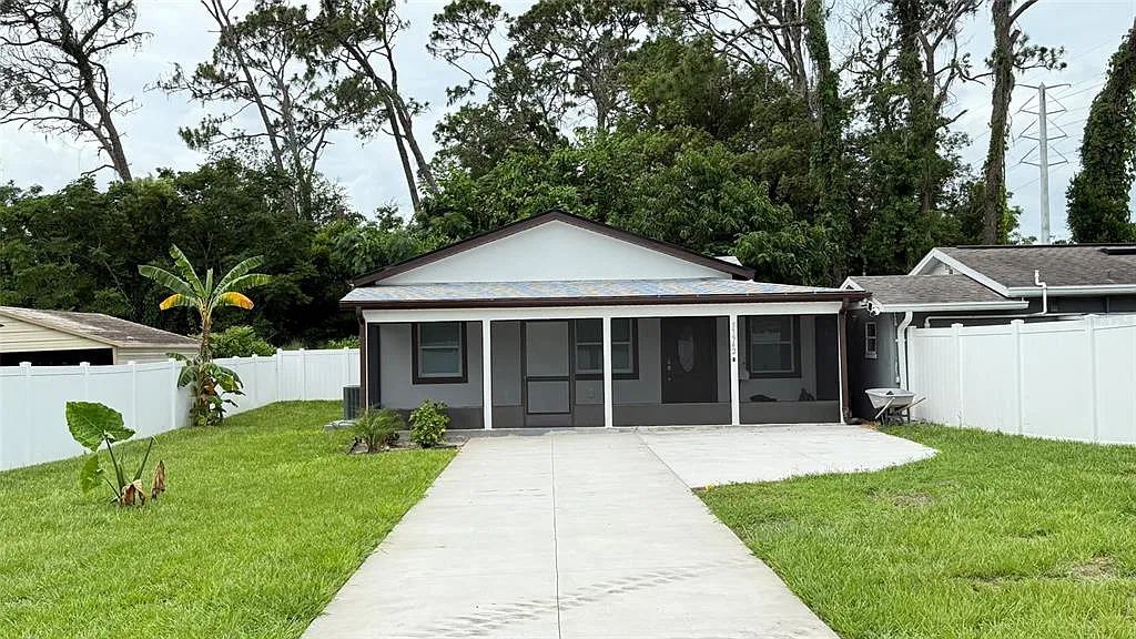 2 bed, 2.0 bath, 970 sqft, $1,900 — Photo 1