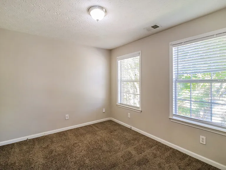 1905 Elm Park Dr — Photo 16