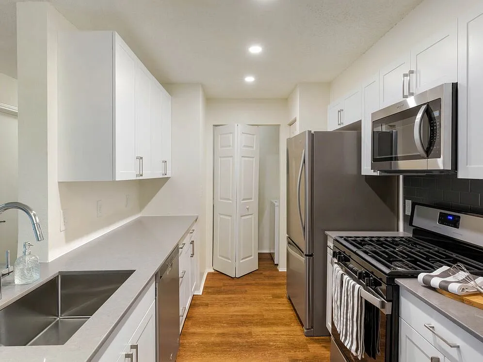 Avalon at Lexington — Photo 1