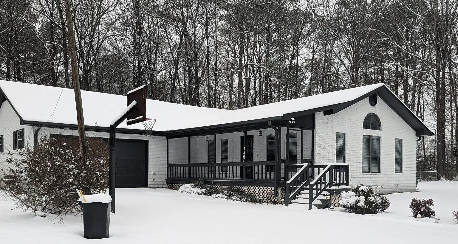 4 bed, 2750 sqft, $2,800 — Photo 2