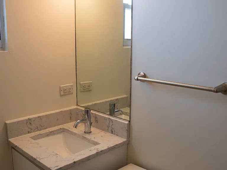 2438 N Ashland Ave #2R — Photo 8