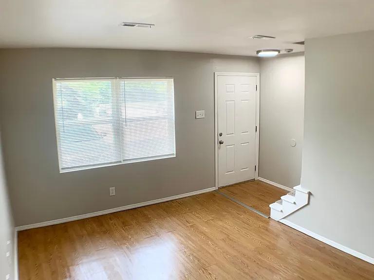 321 Park Ln #321 — Photo 6