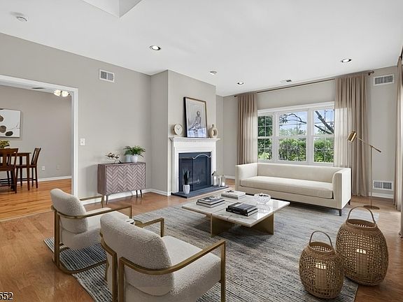 4th image of 33 Four Oaks Road