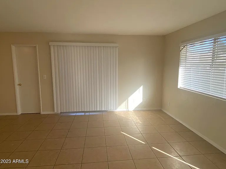 6002 W Townley Ave — Photo 4