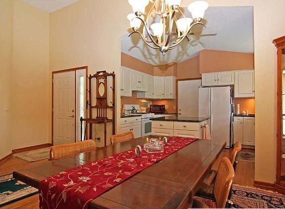 4th image of 826 Winterberry Dr