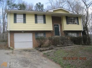 6740 Cambridge Dr, Rex, GA
