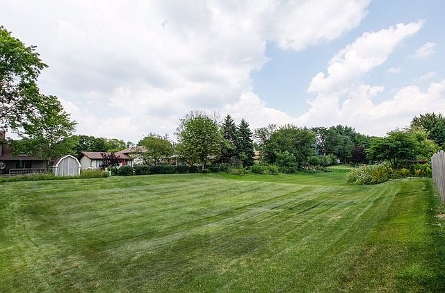 2nd image of 904 Rob Roy Pl
