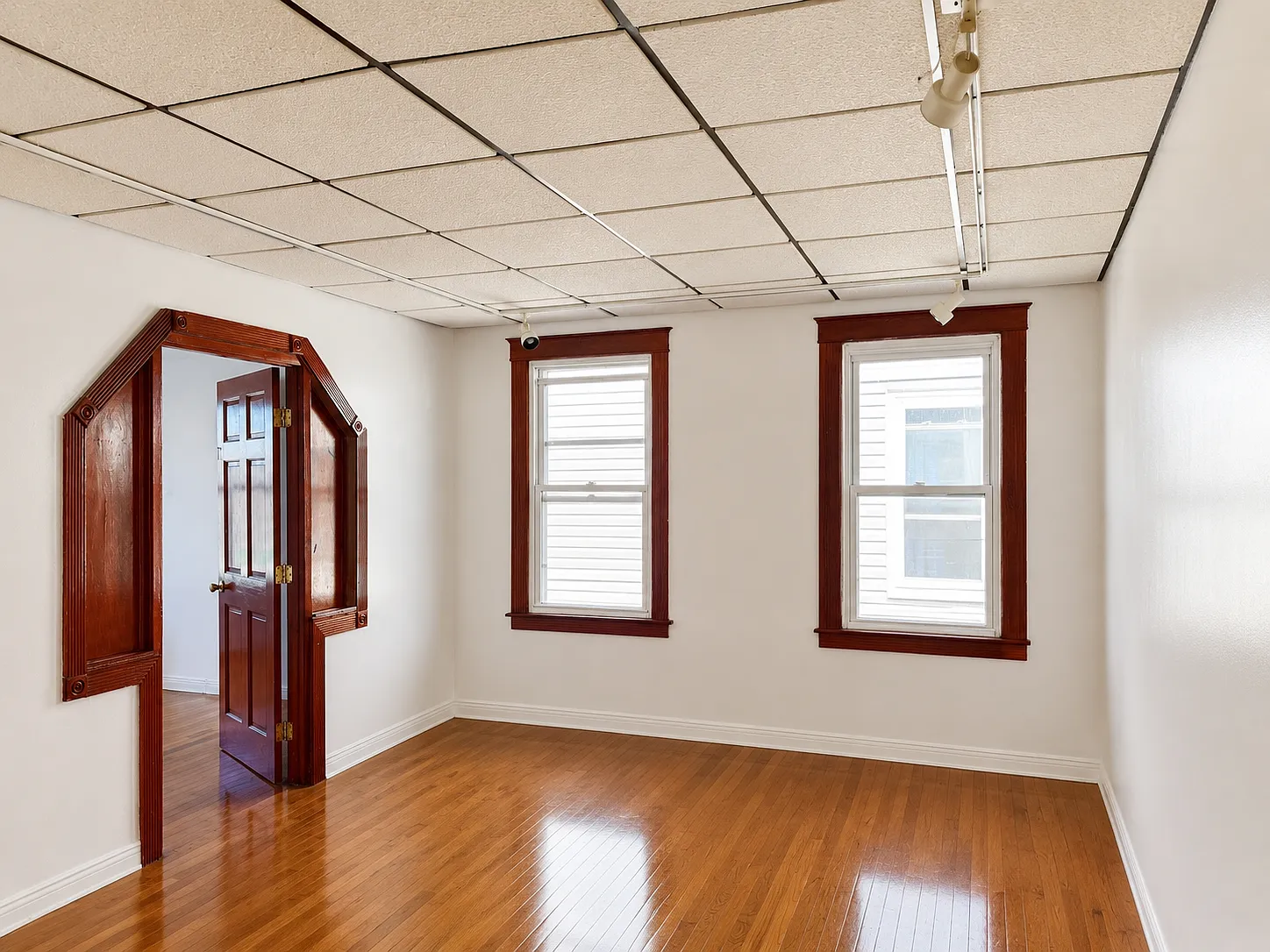 4 bed, $3,800 — Photo 2