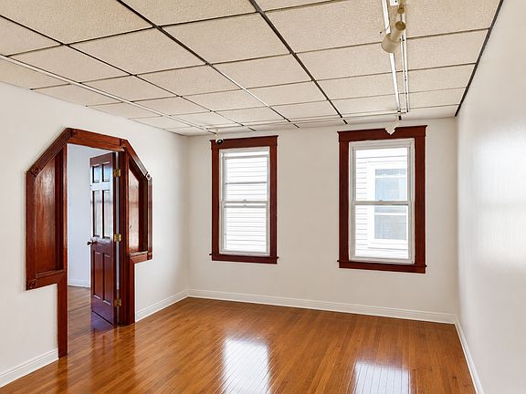 2nd image of 2304 Glebe Ave Floor 2